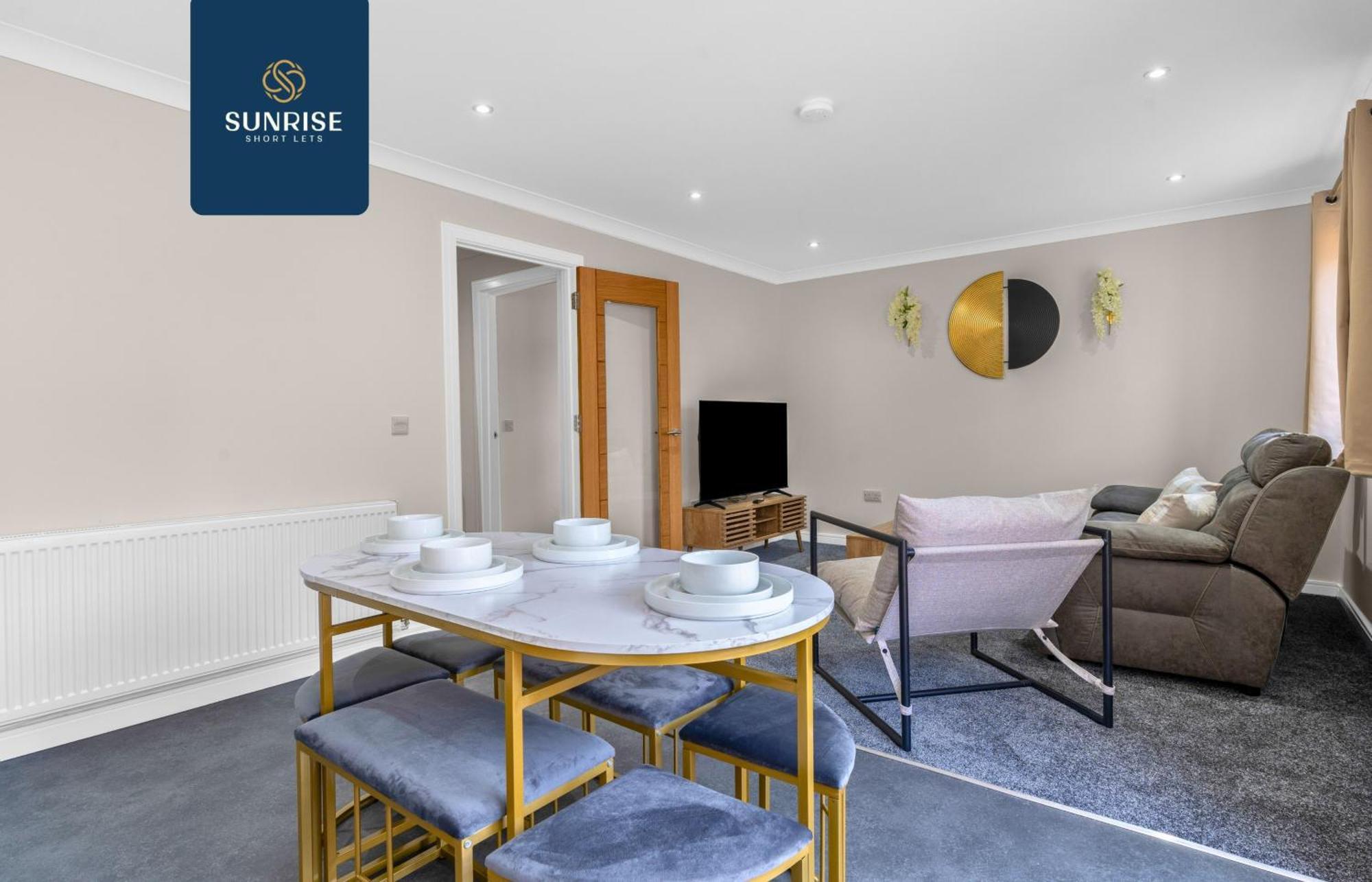 L2 - Stunning 4 Bed House With 6 Beds And 3 Bathrooms, Tvs In Each Room, Free Parking, Fully Equipped, Local Amenities, Easy Ring Road Access, Special Rates Ask Sunrise Short Lets Dundee Exterior foto